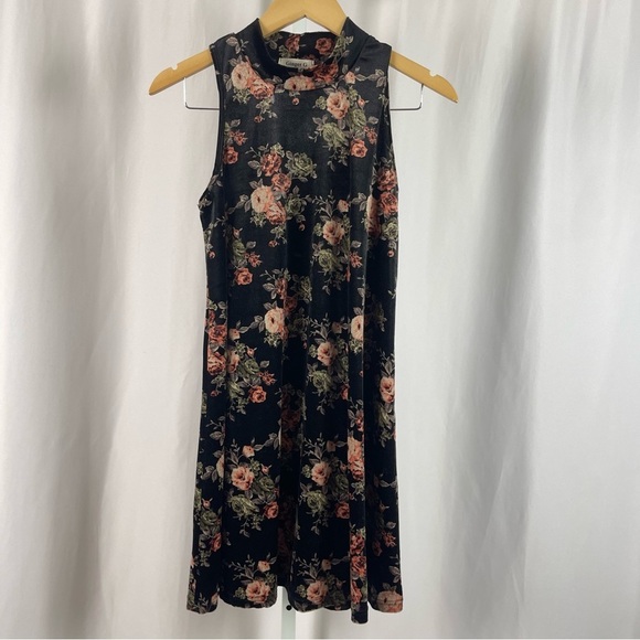 Ginger G Small Velvet Floral High Neck Diamond Open Back Formal Mini Dress - Picture 1 of 7